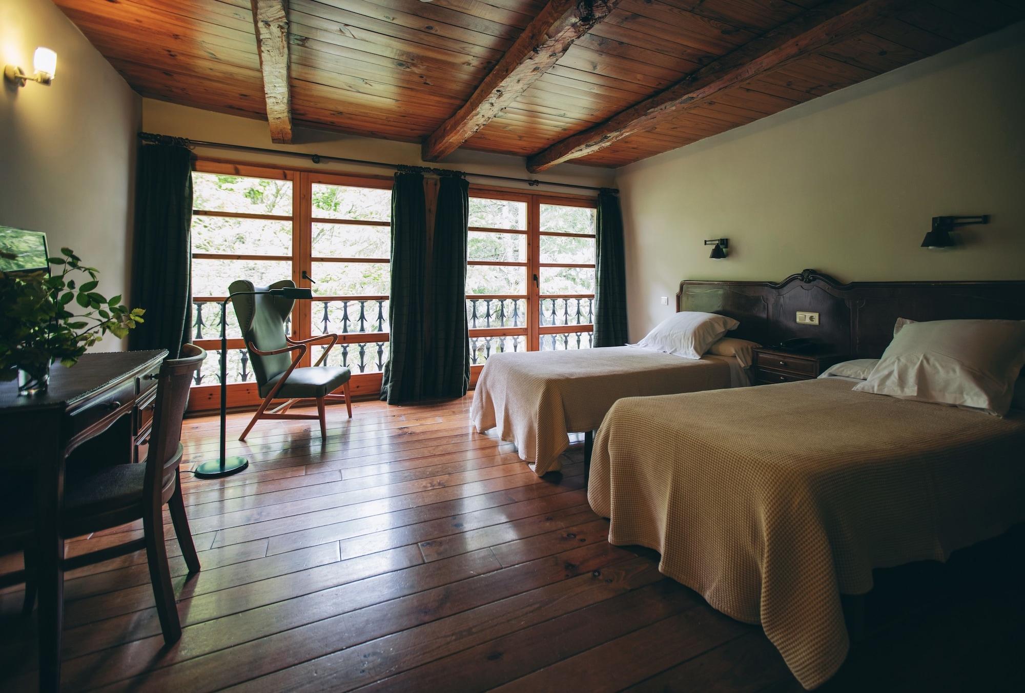 Hotel Caldas Caldes De Boi Luaran gambar