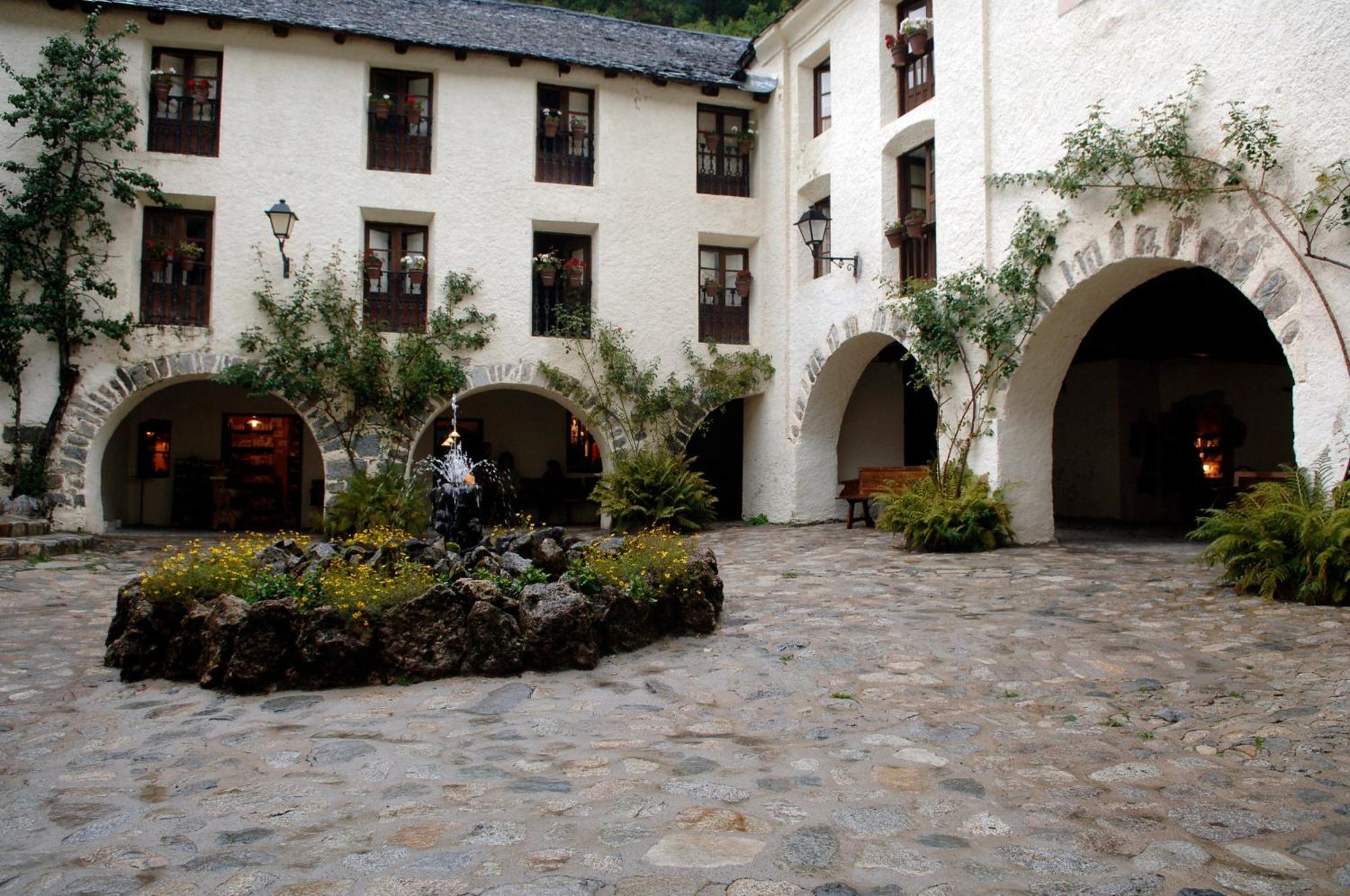 Hotel Caldas Caldes De Boi Luaran gambar